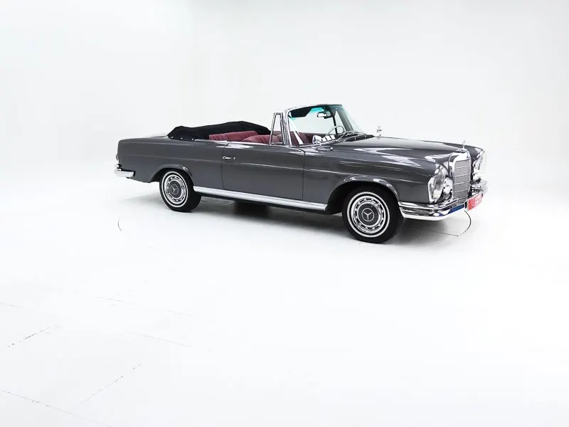 Mercedes-Benz 220 SE 4