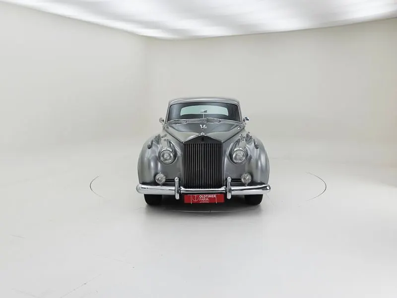 Rolls-Royce Silver Cloud II 6