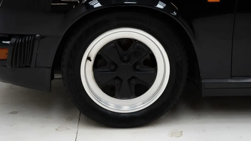 Porsche 911 3.0 SC 21