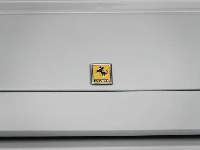 Ferrari Mondial Cabriolet 17