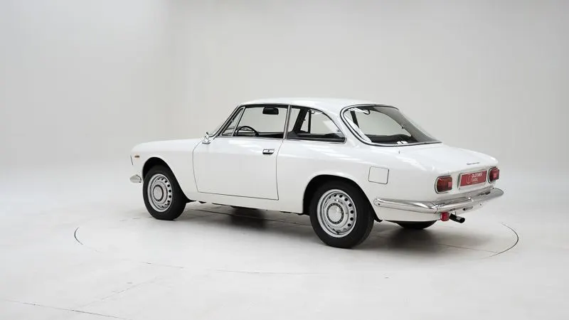 Alfa Romeo 1600 Giulia Sprint GT 5