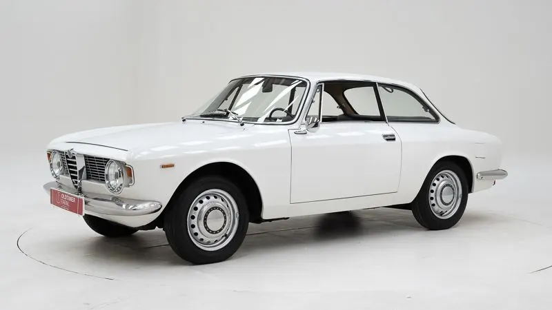 Alfa Romeo 1600 Giulia Sprint GT 2