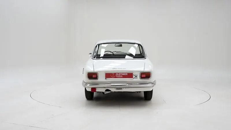 Alfa Romeo 1600 Giulia Sprint GT 8