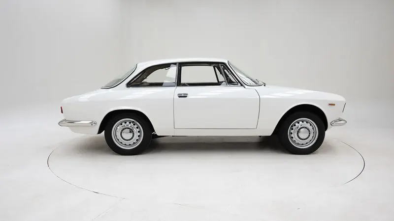 Alfa Romeo 1600 Giulia Sprint GT 10