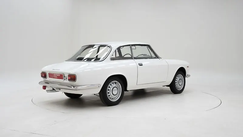 Alfa Romeo 1600 Giulia Sprint GT 3