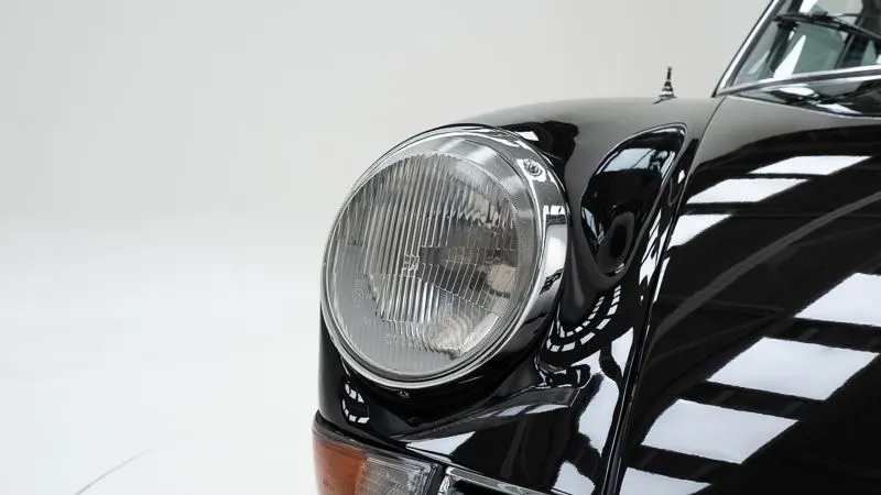 Porsche 911 2.4 S 18