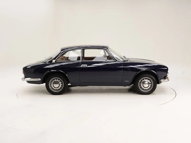 Alfa Romeo 1750 GT Veloce Bertone 10