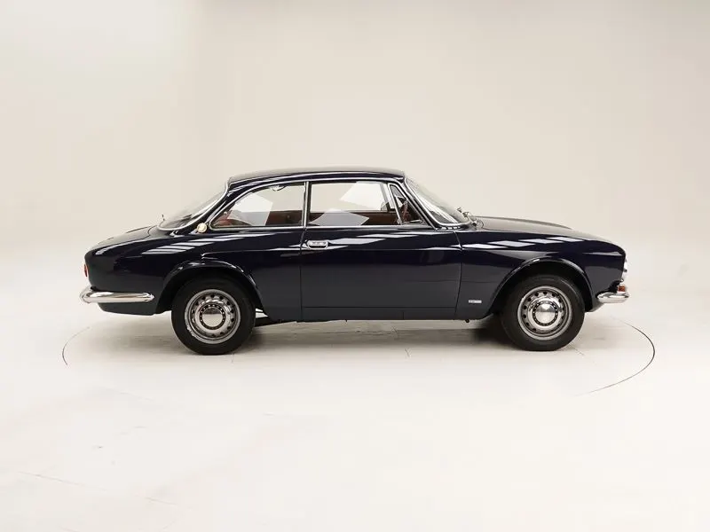Alfa Romeo 1750 GT Veloce Bertone 7