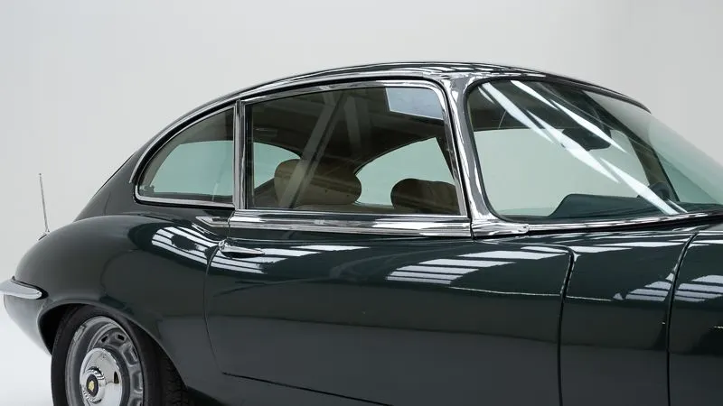 Jaguar E-Type Series 3 V12 14