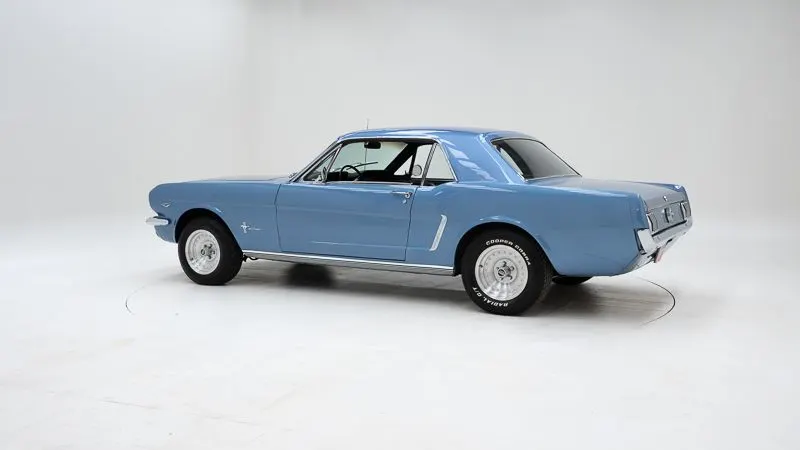 Ford Mustang Coupe V8 5