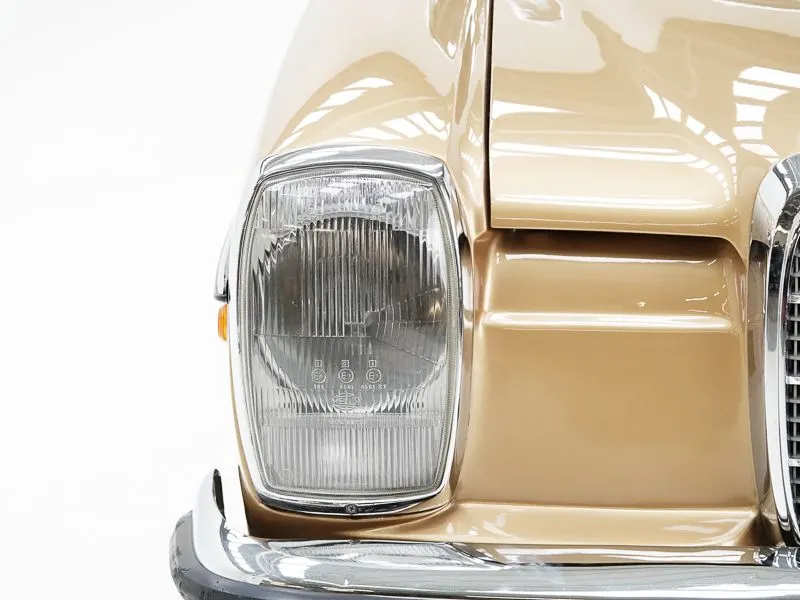 Mercedes-Benz 250 CE 18