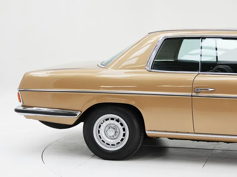 Mercedes-Benz 250 CE 12