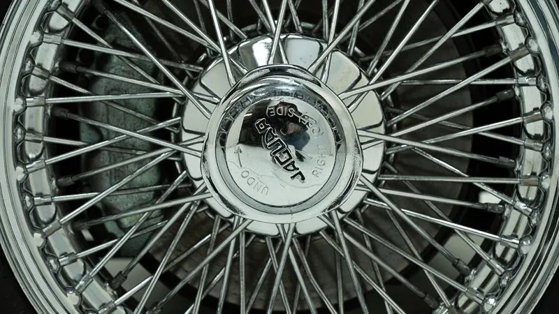 Jaguar E-Type Series 3 V12 13
