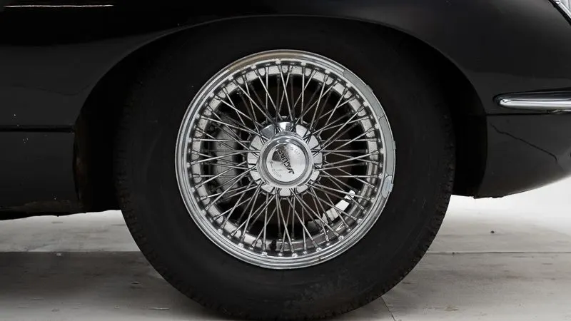 Jaguar E-type Series 2 4.2 12