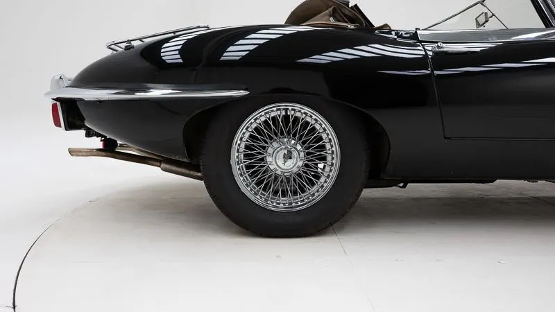 Jaguar E-type Series 2 4.2 17