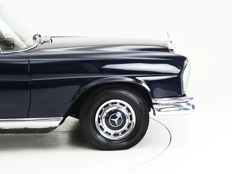 Mercedes-Benz 220 SE Cabriolet 8