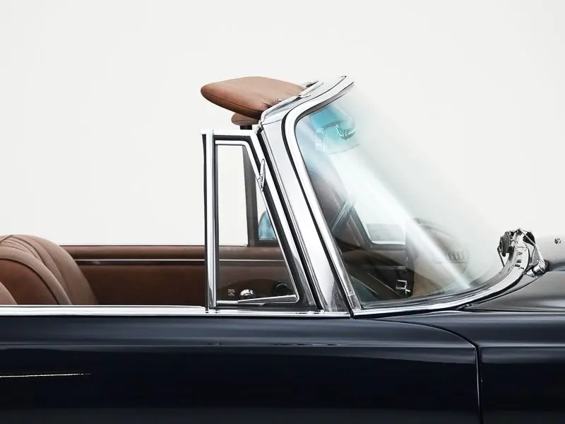 Mercedes-Benz 220 SE Cabriolet 11