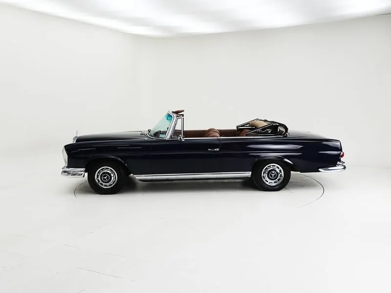 Mercedes-Benz 220 SE Cabriolet 6
