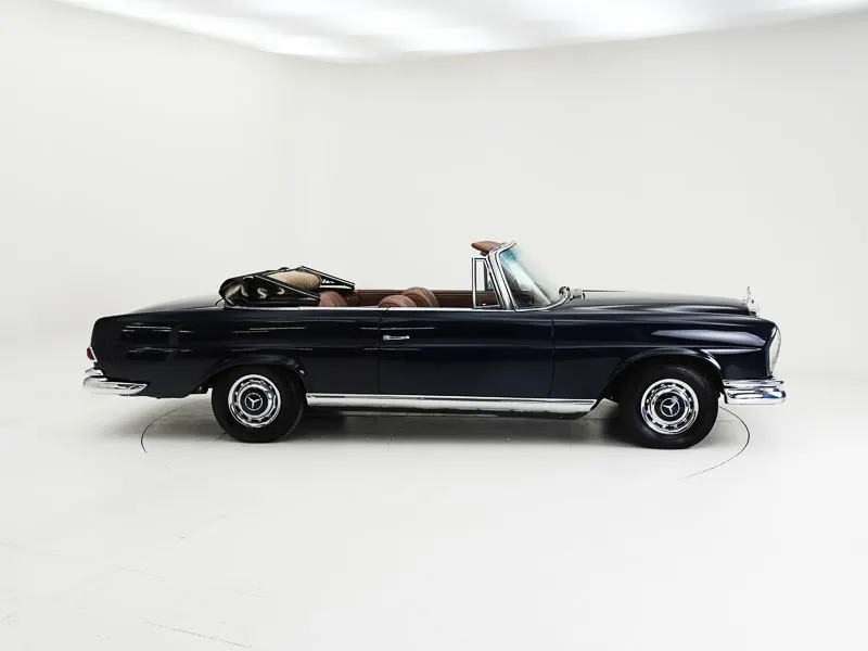 Mercedes-Benz 220 SE Cabriolet 7