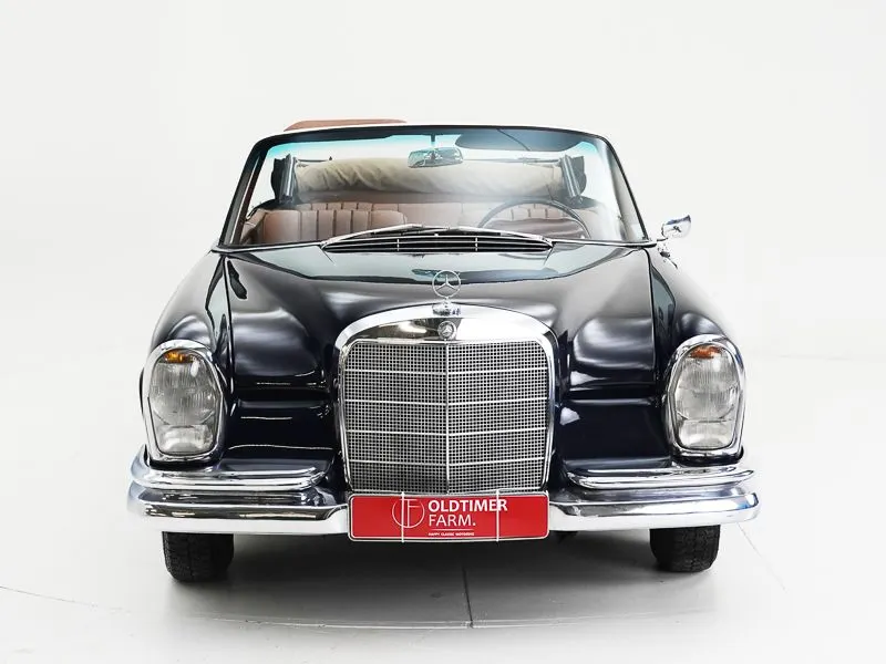 Mercedes-Benz 220 SE Cabriolet 17