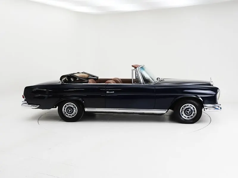 Mercedes-Benz 220 SE Cabriolet 16