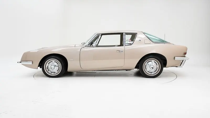 Avanti R2 Supercharged 9