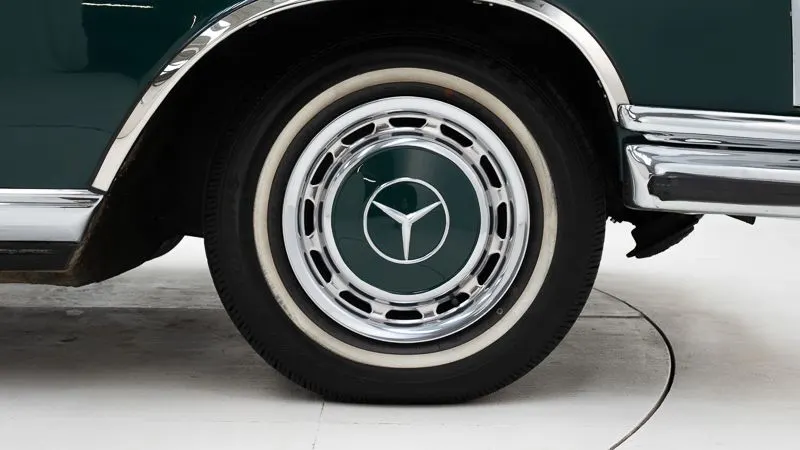Mercedes-Benz 280 SE Cabriolet 12