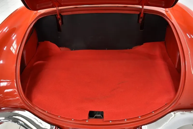 Chevrolet Corvette C1 Cabriolet 9