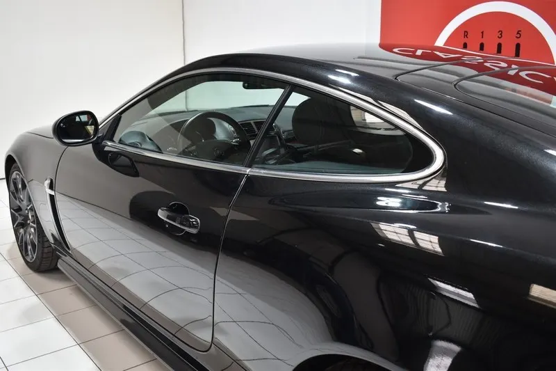 Jaguar XKR-S 15