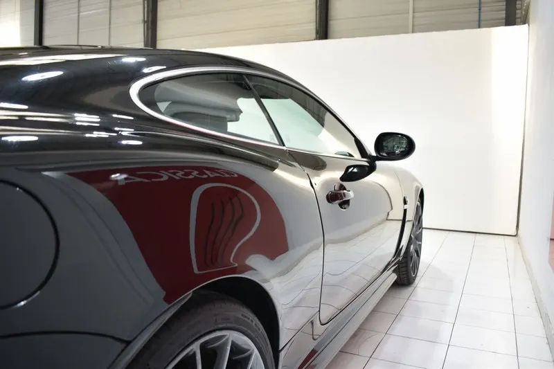 Jaguar XKR-S 21