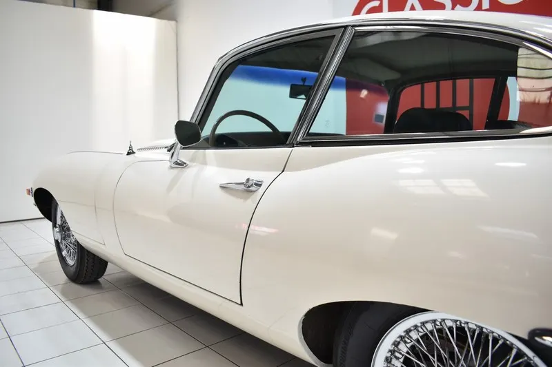 Jaguar Type E Coupé 4.2l Série 2 15