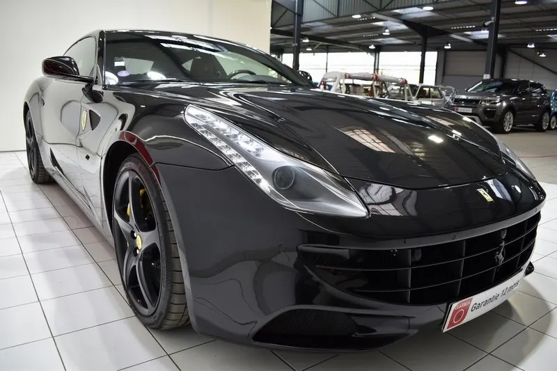 Ferrari FF 12
