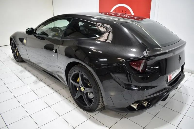Ferrari FF 17