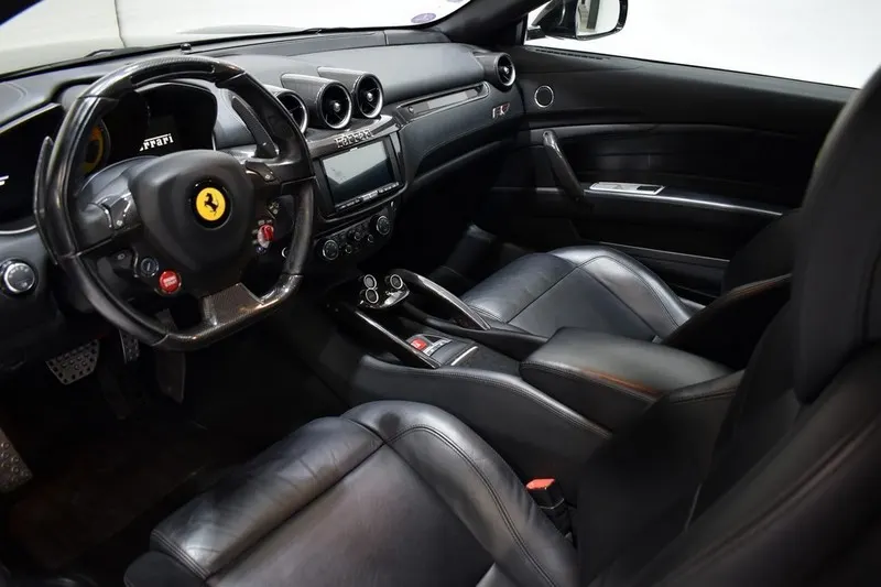 Ferrari FF 7