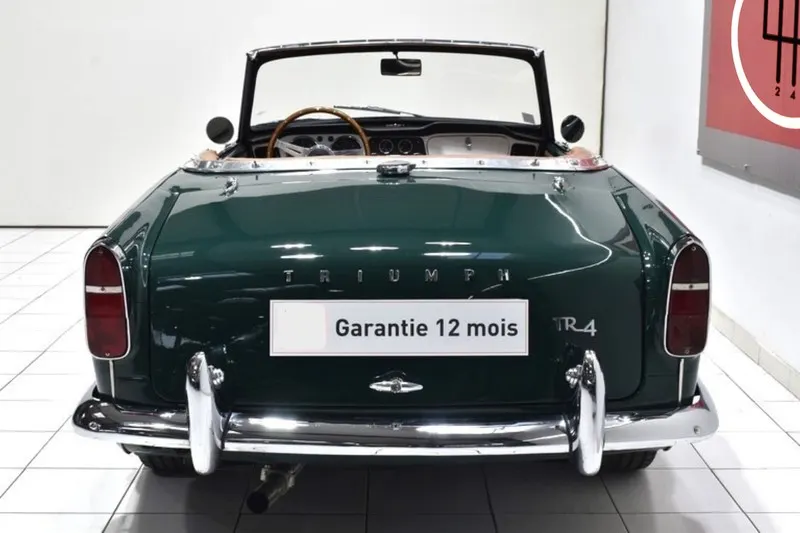 Triumph TR4 8