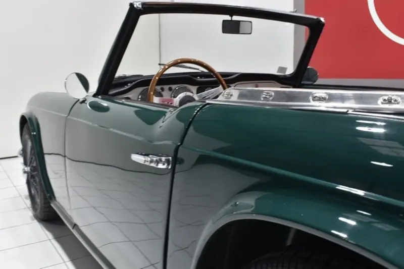 Triumph TR4 17