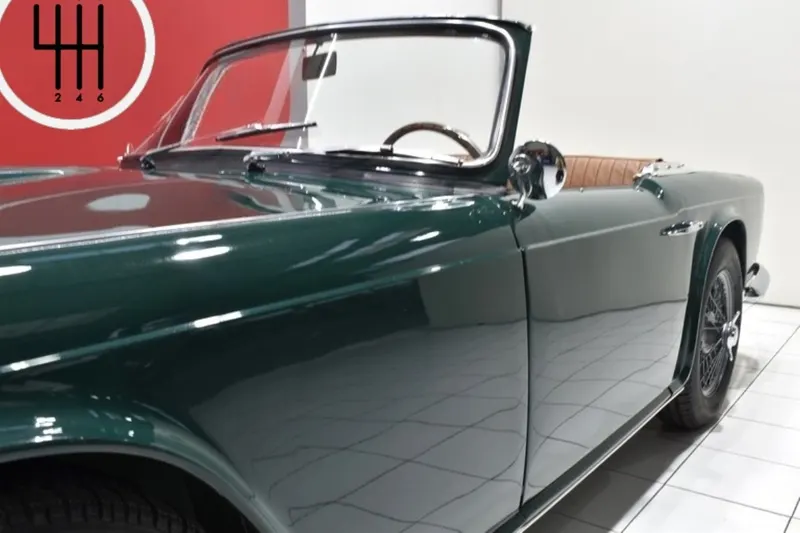 Triumph TR4 16