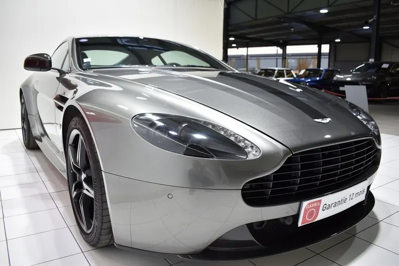Aston Martin Vantage AMR 11