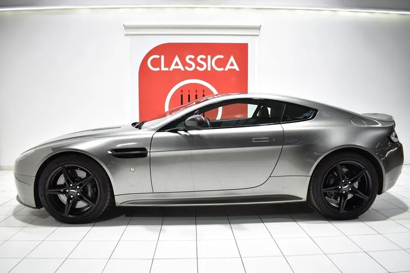 Aston Martin Vantage AMR 4