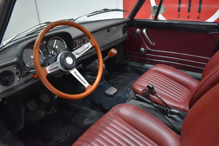 Alfa Romeo Spider 1300 Junior 8