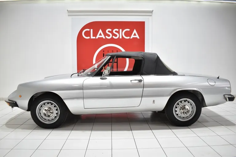 Alfa Romeo Spider 1300 Junior 4