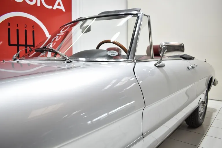 Alfa Romeo Spider 1300 Junior 15