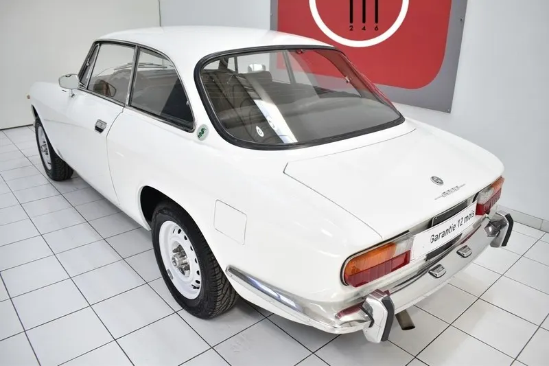 Alfa Romeo 2000 Coupé GT Veloce 16
