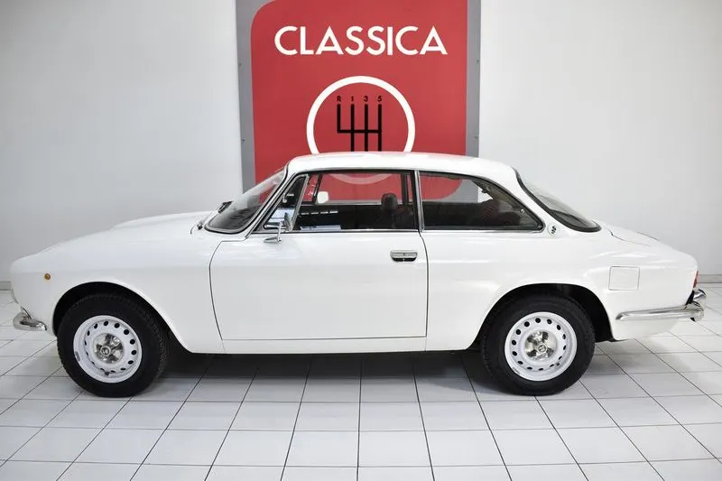 Alfa Romeo 2000 Coupé GT Veloce 4