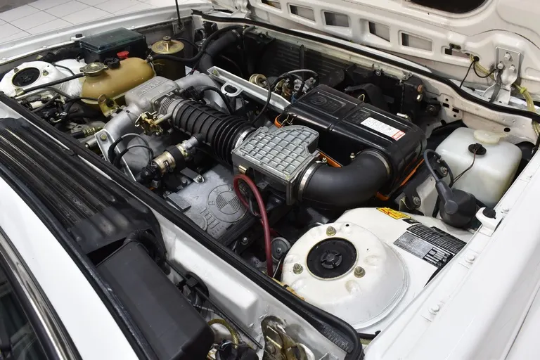 BMW 635 CSI 20