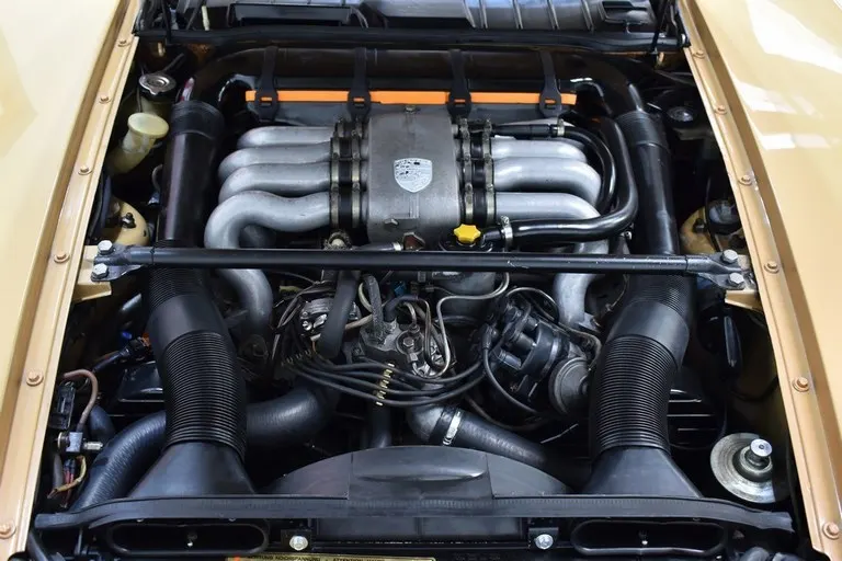 Porsche 928 10