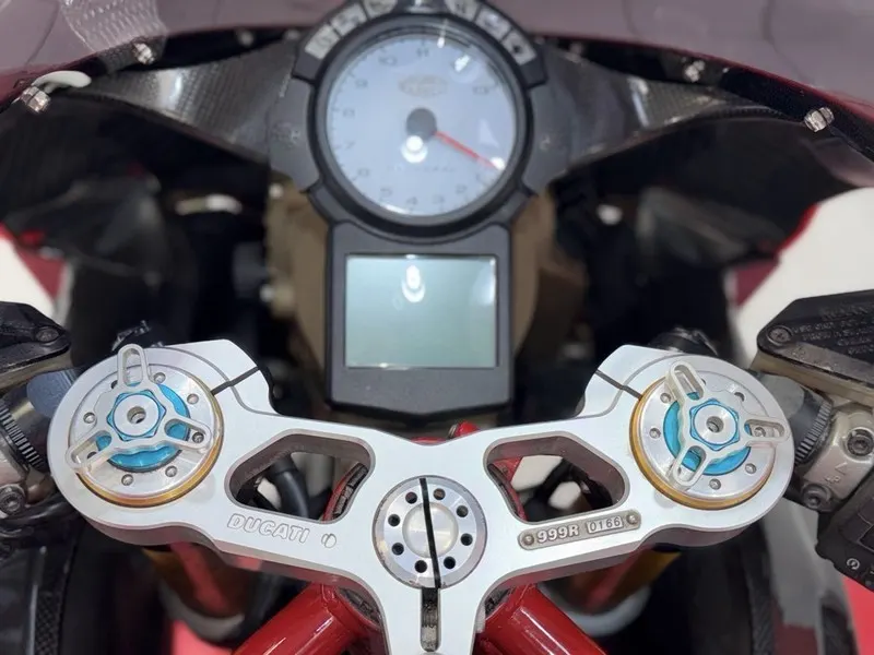 999 R 10