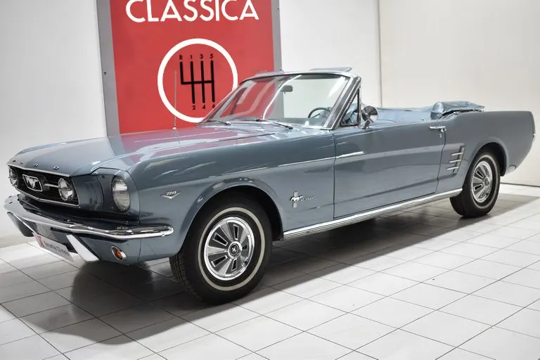 Ford Mustang 289 Ci Cabriolet 2