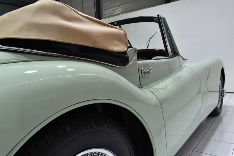 Jaguar XK 120 Cabriolet 21