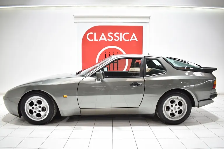 Porsche 944 Turbo 4